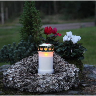 Balta LED kapinių žvakė