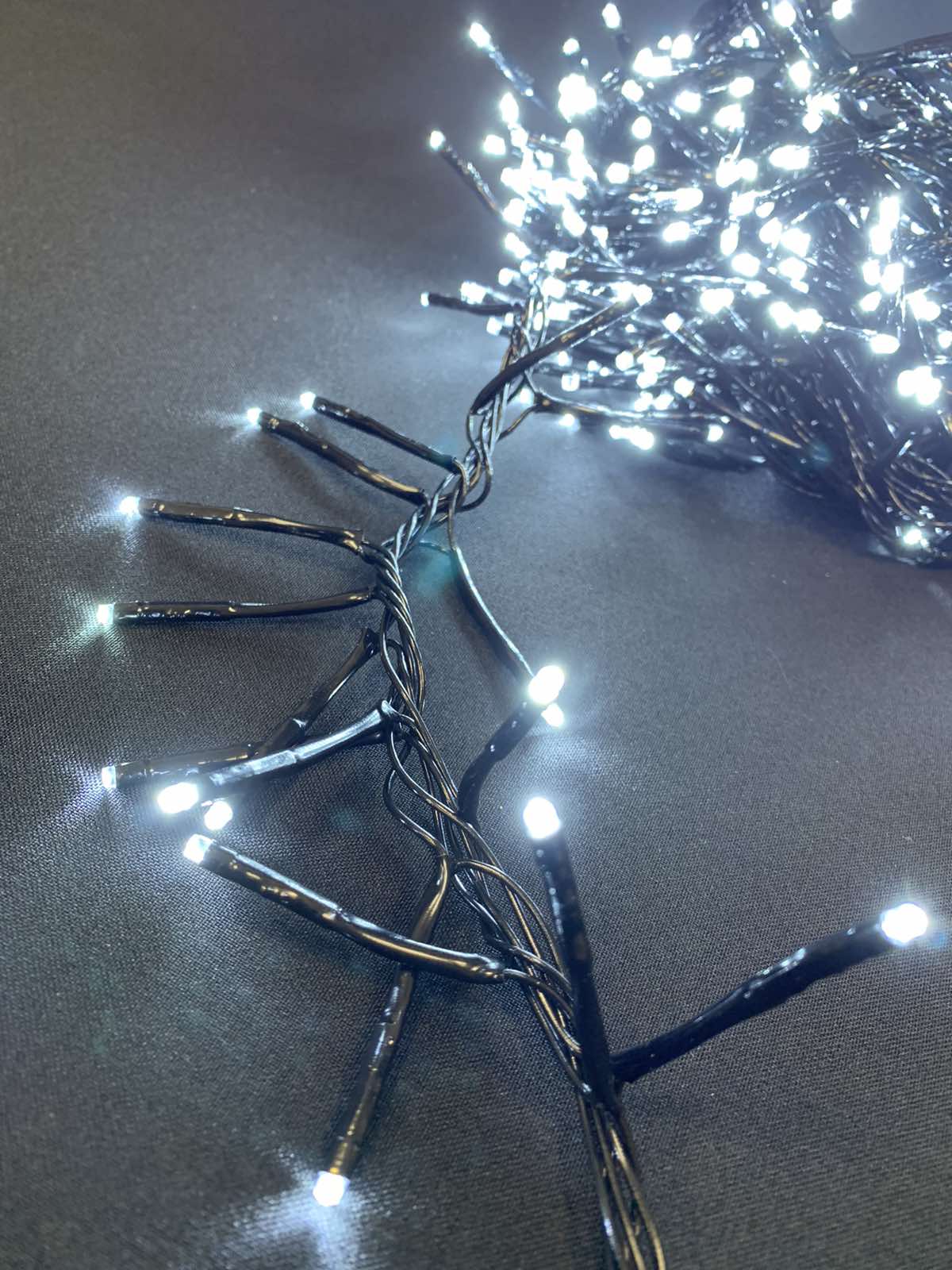 300LED mirksinčios kalėdinės lemputės „Cluster“ šalta balta 4,5M - Image 2