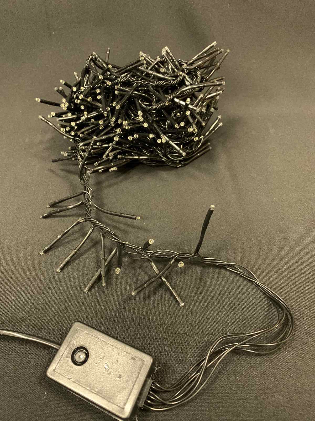 300LED mirksinčios kalėdinės lemputės „Cluster“ šalta balta 4,5M - Image 3