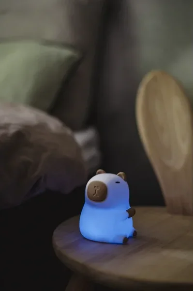LED naktinė lempa „Capybara“ 11 cm